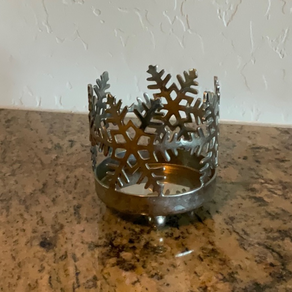 Candle holder